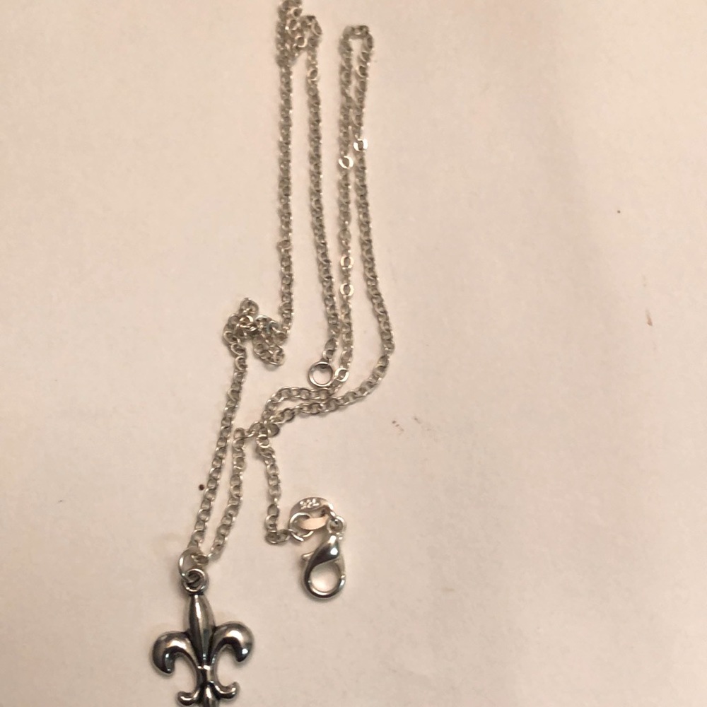18” Silver necklace with Saint pendant